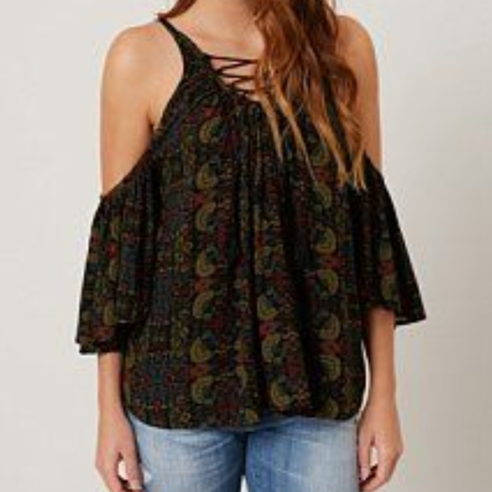 Super sexy Cold Shoulder Top